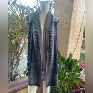 Chicos Women’s Blue & White Sweater Vest MEDIUM